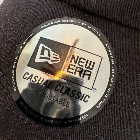 Cincinnati Reds, new era, casual classic adjustable closure strap, soft cap. - Picture 10 of 11